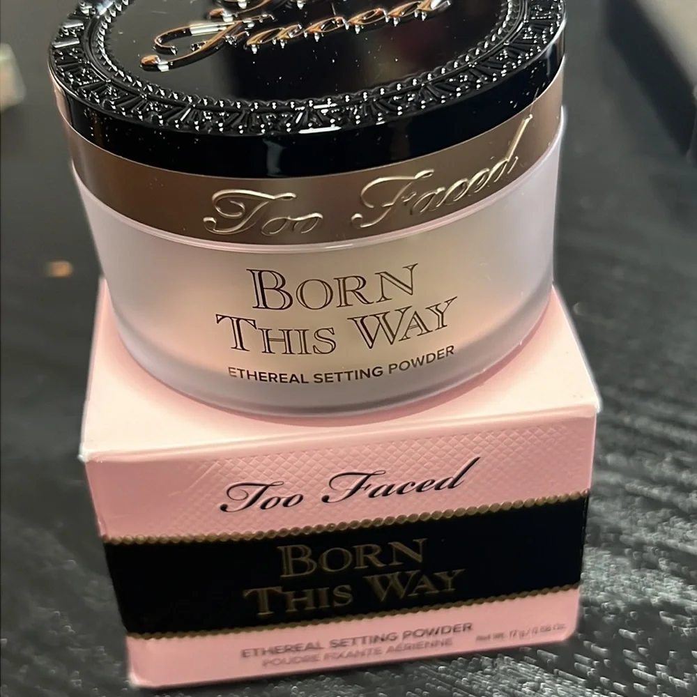 🌛💕Host Pick! Too Faced Born This Way Translucent Setting Powder
